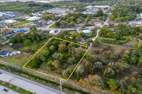 Commercial property in St. Lucie, Florida № 2260314