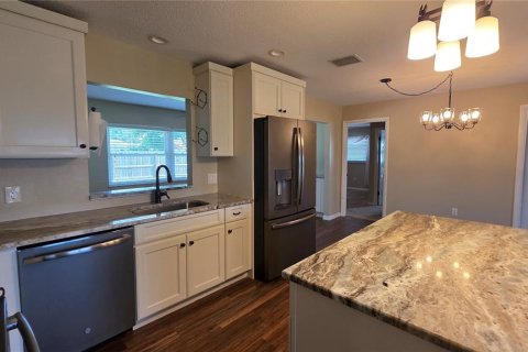 House in Bradenton, Florida 3 bedrooms, 140.38 sq.m. № 1901639 - photo 4