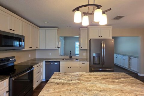House in Bradenton, Florida 3 bedrooms, 140.38 sq.m. № 1901639 - photo 5