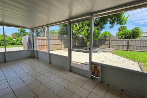 House in Bradenton, Florida 3 bedrooms, 140.38 sq.m. № 1901639 - photo 24