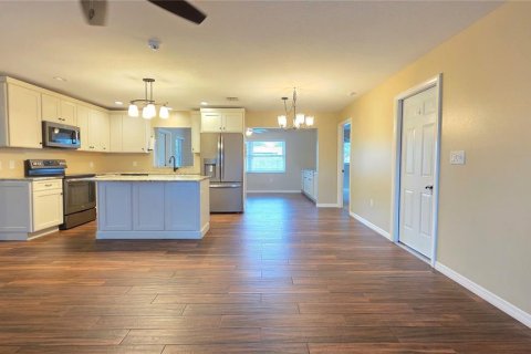 Casa en alquiler en Bradenton, Florida, 3 dormitorios, 140.38 m2 № 1901639 - foto 9