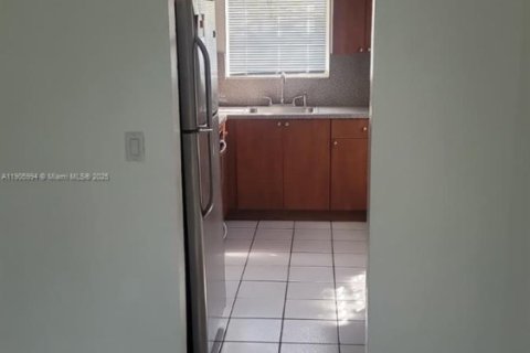 Villa ou maison à louer à Miami, Floride: 2 chambres, 65.03 m2 № 1956650 - photo 20