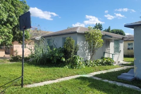 Villa ou maison à louer à Miami, Floride: 2 chambres, 65.03 m2 № 1956650 - photo 28