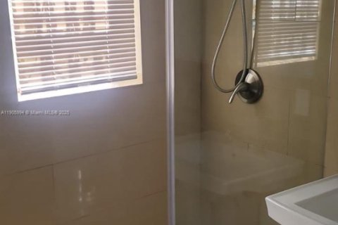 Villa ou maison à louer à Miami, Floride: 2 chambres, 65.03 m2 № 1956650 - photo 26