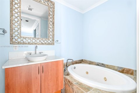 Condo in Wilton Manors, Florida, 1 bedroom  № 1924049 - photo 12