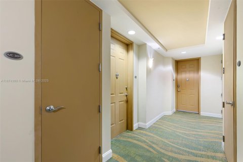 Condo in Wilton Manors, Florida, 1 bedroom  № 1924049 - photo 23