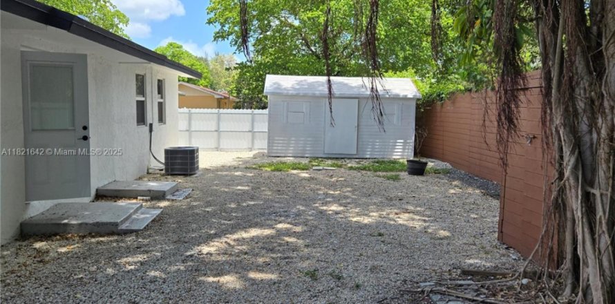 Villa ou maison à Miami, Floride 3 chambres, 120.03 m2 № 1781598