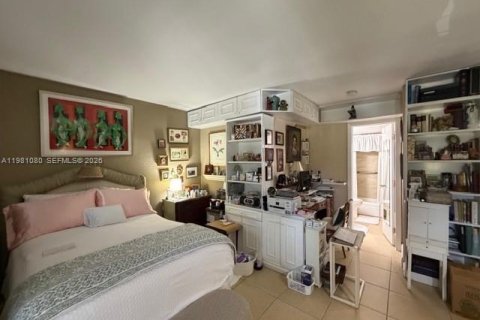 Condo in Miami, Florida, 1 bedroom  № 2045144 - photo 8