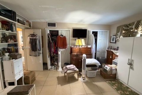 Condo in Miami, Florida, 1 bedroom  № 2045144 - photo 7