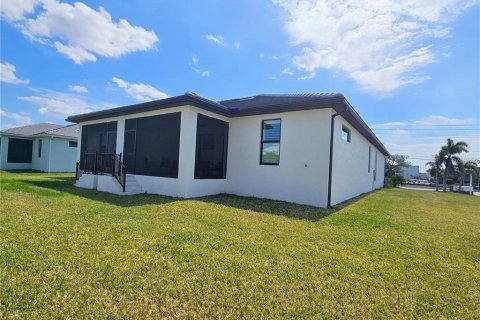 Commercial property in Punta Gorda, Florida 6 bedrooms, 253.44 sq.m. № 2097223 - photo 23