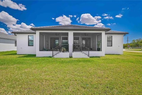 Commercial property in Punta Gorda, Florida 6 bedrooms, 253.44 sq.m. № 2097223 - photo 19