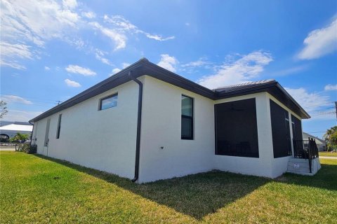 Commercial property in Punta Gorda, Florida 6 bedrooms, 253.44 sq.m. № 2097223 - photo 22