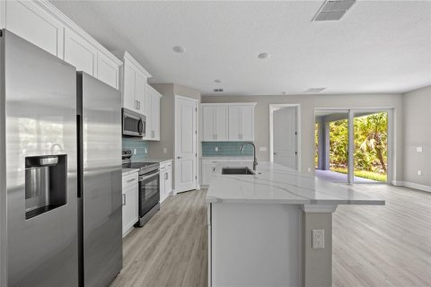 House in North Port, Florida 4 bedrooms, 184.88 sq.m. № 1428880 - photo 9