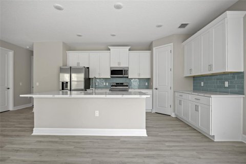 House in North Port, Florida 4 bedrooms, 184.88 sq.m. № 1428880 - photo 6