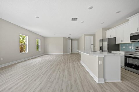House in North Port, Florida 4 bedrooms, 184.88 sq.m. № 1428880 - photo 7