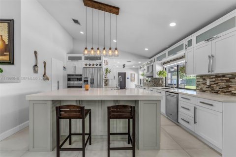 Купить виллу или дом в Хомстед, Флорида 4 спальни, 316.61м2, № 2033454 - фото 10