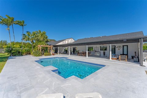 Купить виллу или дом в Хомстед, Флорида 4 спальни, 316.61м2, № 2033454 - фото 15