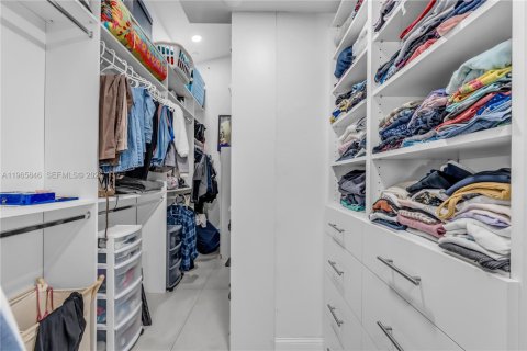 Купить виллу или дом в Хомстед, Флорида 4 спальни, 316.61м2, № 2033454 - фото 23