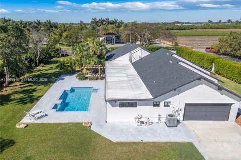 Купить виллу или дом в Хомстед, Флорида 4 спальни, 316.61м2, № 2033454 - фото 27