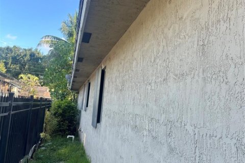 Villa ou maison à vendre à Miami, Floride: 4 chambres, 127.83 m2 № 2021192 - photo 14