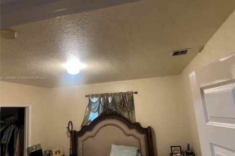 Villa ou maison à vendre à Miami, Floride: 4 chambres, 127.83 m2 № 2021192 - photo 12