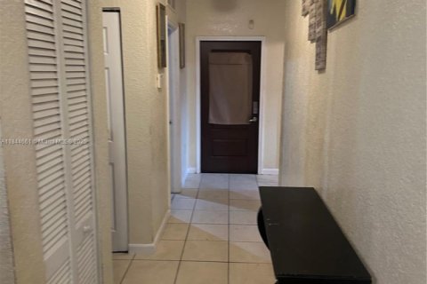 Villa ou maison à vendre à Miami, Floride: 4 chambres, 127.83 m2 № 2021192 - photo 5