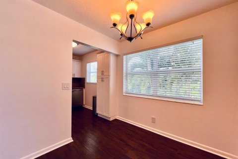 Condo in West Palm Beach, Florida, 2 bedrooms  № 2146483 - photo 5