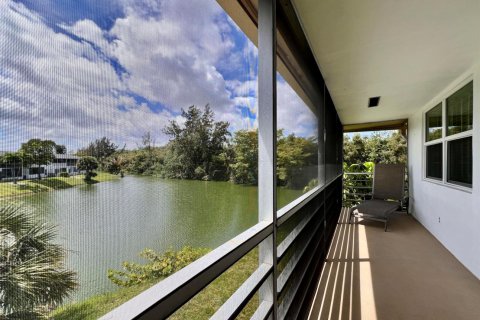 Condo in West Palm Beach, Florida, 2 bedrooms  № 2146483 - photo 14