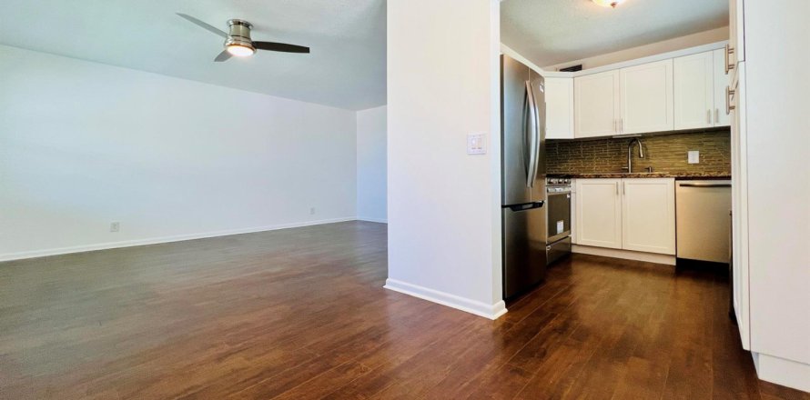 Condo in West Palm Beach, Florida, 2 bedrooms  № 2146483