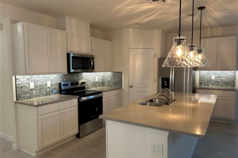 Casa en alquiler en Haines City, Florida, 5 dormitorios, 186.83 m2 № 1870532 - foto 5