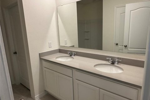 Casa en alquiler en Haines City, Florida, 5 dormitorios, 186.83 m2 № 1870532 - foto 8