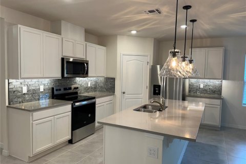 Casa en alquiler en Haines City, Florida, 5 dormitorios, 186.83 m2 № 1870532 - foto 7