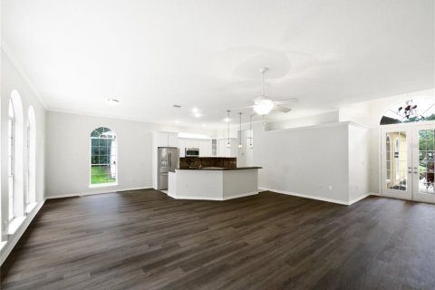 House in Yalaha, Florida 2 bedrooms, 204.29 sq.m. № 1803541 - photo 3