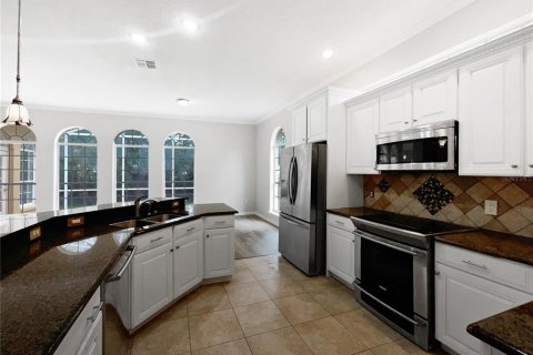 House in Yalaha, Florida 2 bedrooms, 204.29 sq.m. № 1803541 - photo 5