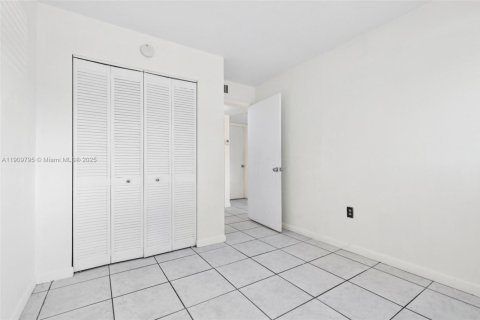 Condominio en venta en Miami, Florida, 2 dormitorios, 72.84 m2 № 1965404 - foto 22