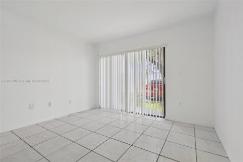 Condominio en venta en Miami, Florida, 2 dormitorios, 72.84 m2 № 1965404 - foto 18