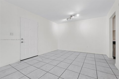 Condominio en venta en Miami, Florida, 2 dormitorios, 72.84 m2 № 1965404 - foto 15