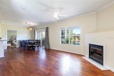 Condo in Gainesville, Florida, 3 bedrooms  № 2129901 - photo 25