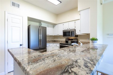 Condo in Gainesville, Florida, 3 bedrooms  № 2129901 - photo 9