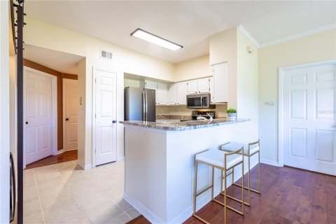 Condo in Gainesville, Florida, 3 bedrooms  № 2129901 - photo 11