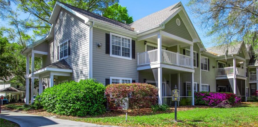 Condo in Gainesville, Florida, 3 bedrooms  № 2129901