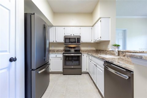 Condo in Gainesville, Florida, 3 bedrooms  № 2129901 - photo 10