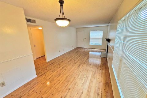 Condo in Tampa, Florida, 2 bedrooms  № 2214226 - photo 4