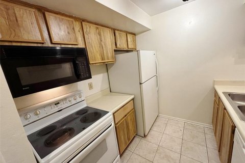 Condo in Tampa, Florida, 2 bedrooms  № 2214226 - photo 10