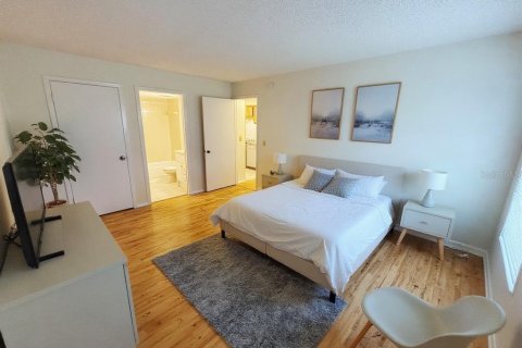 Condo in Tampa, Florida, 2 bedrooms  № 2214226 - photo 17