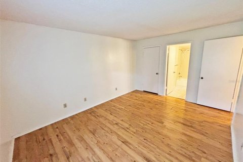 Condo in Tampa, Florida, 2 bedrooms  № 2214226 - photo 16