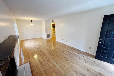 Condo in Tampa, Florida, 2 bedrooms  № 2214226 - photo 7