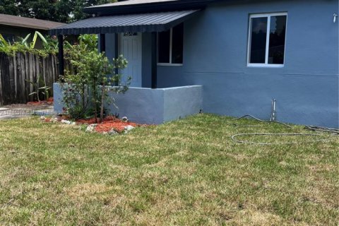 House in Miami, Florida 3 bedrooms, 61.97 sq.m. № 1768769 - photo 18