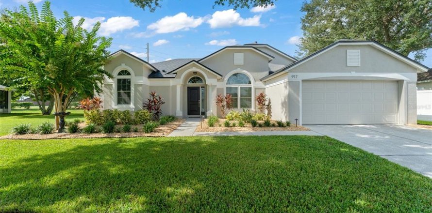 House in Davenport, Florida 3 bedrooms, 157.19 sq.m. № 1910565