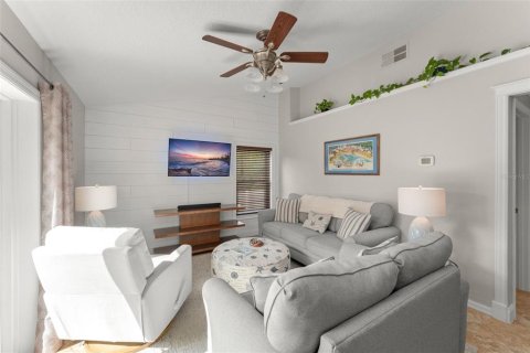 House in Davenport, Florida 3 bedrooms, 157.19 sq.m. № 1910565 - photo 22